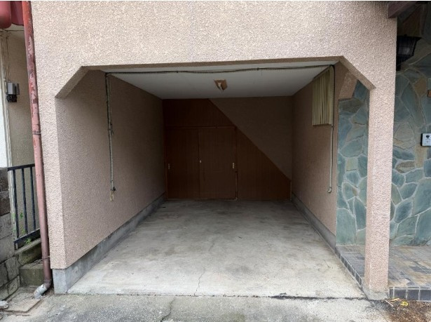 坂戸市日の出町中古戸建の駐車場
