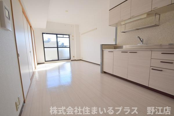 サンシャイン鶴見緑地の居間・リビング