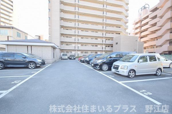 サンシャイン鶴見緑地の駐車場