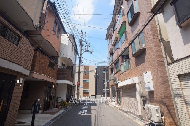 【前面道路含む現地写真】 | 生野区林寺4丁目 | 【前面道路：幅員約5.5ｍ☆】通り抜けのできる前面道路です☆