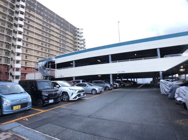 パークシティ泉ケ丘の駐車場