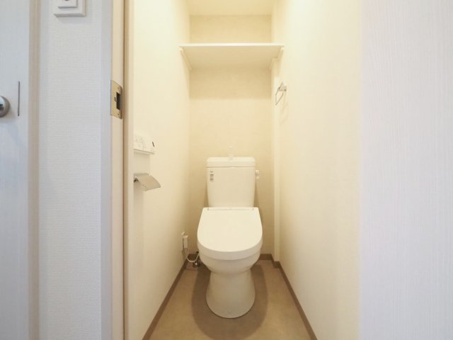 Alivis今福鶴見駅前のトイレ