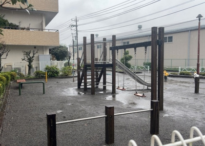 【庭】 | エクレール第三相模原 | 物件によっては、入居者が個人的に使用できる専用庭がついているものもあります。また、住宅の中にある土間の部分を庭と呼ぶこともあります。庭の用途は住む人によって変わり、それによってデザインもさまざまです。