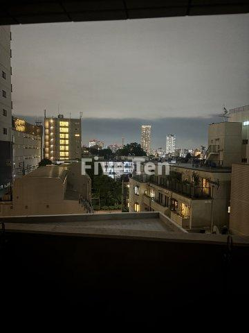 パレステュディオ渋谷WESTのエントランス