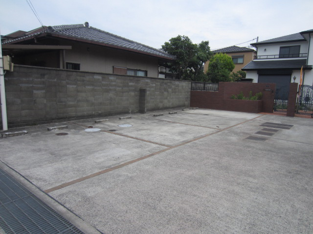 【駐車場】
