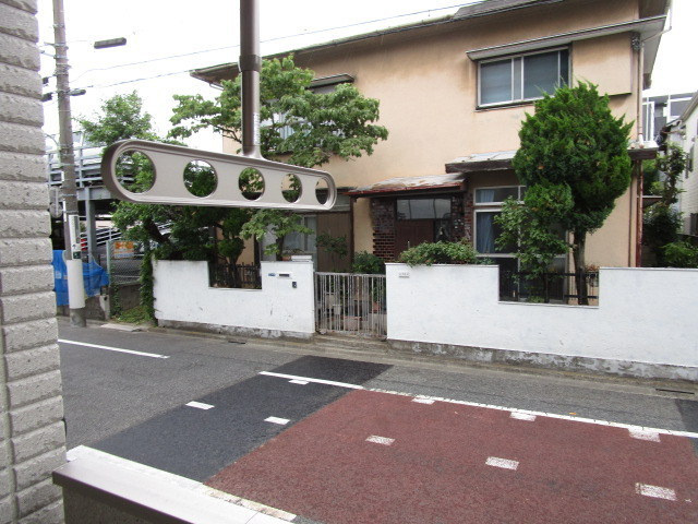 Kingswood Houseの設備|防犯シャッター