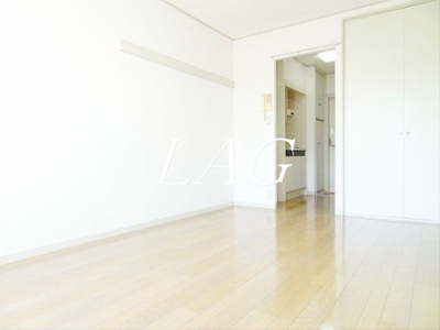 【居間・リビング】 | グリーンゲーブルズ | 洋室のお部屋です。