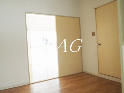 【居間・リビング】 | パレドール若松町 | 洋室のお部屋です。