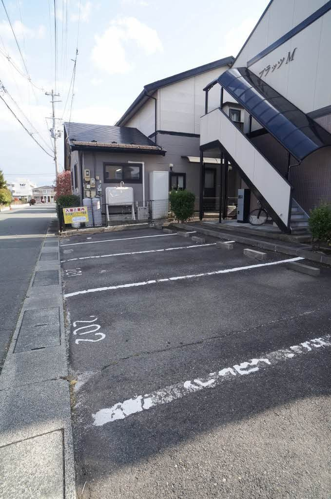 プラッツＭの駐車場