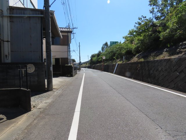 坂戸市三光町売地の前面道路含む現地写真