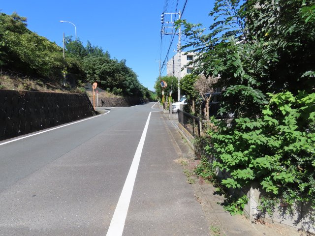 坂戸市三光町売地の前面道路含む現地写真