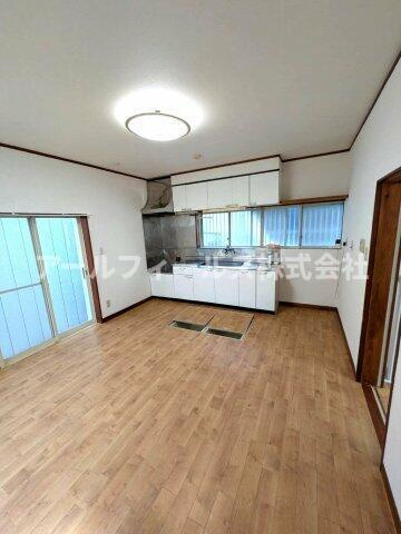 平賀戸建のキッチン
