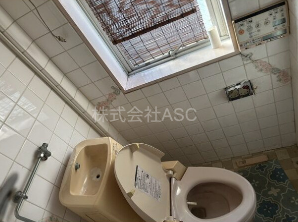 十三戸建のトイレ