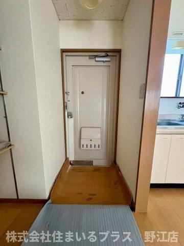 エムハイツの玄関