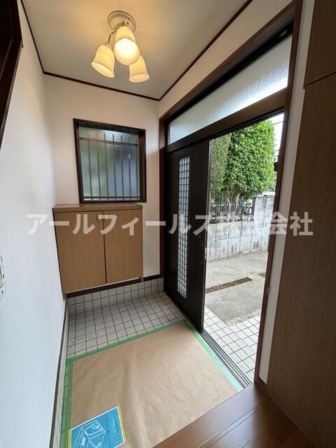 平方戸建ての玄関|広々とした玄関
