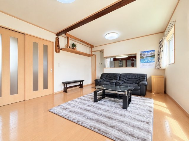 北茨城市大津町北町中古戸建の居間・リビング