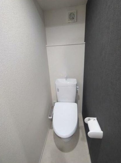 足立区関原１丁目のアパートのトイレ