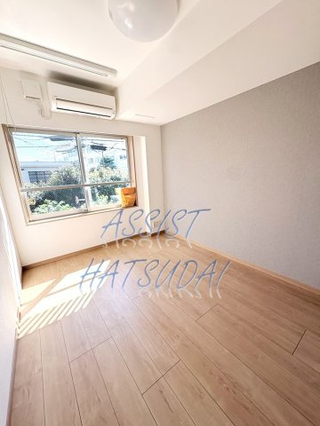 シャッツクヴェレ中野本町の居間・リビング|LINEでのお問い合わせもお待ちしております♪