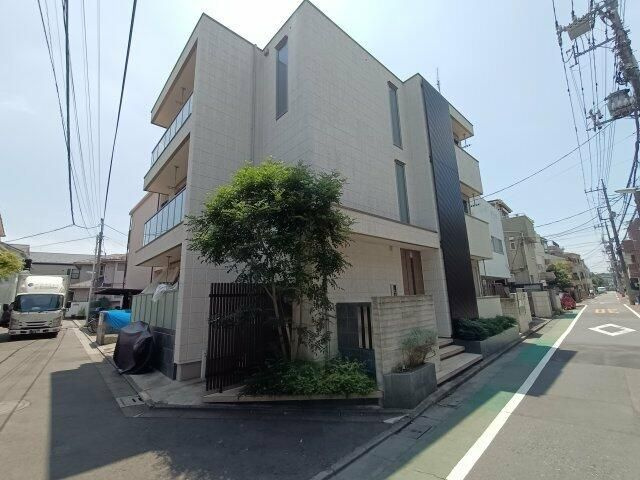 ラ　ボヌールの外観