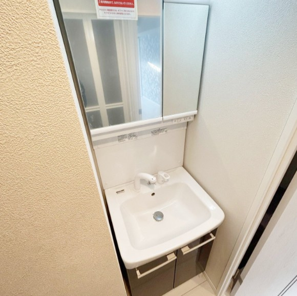 プレゾン　ア　トワ　Ⅲの独立洗面台