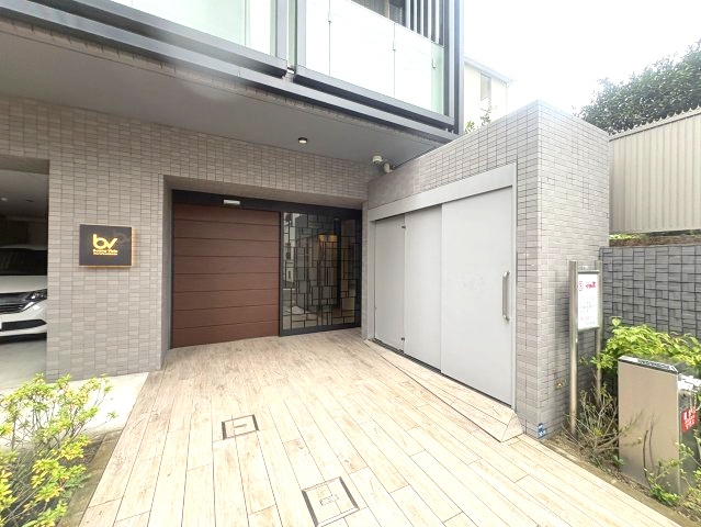 ブエナビスタ江坂広芝町のエントランス
