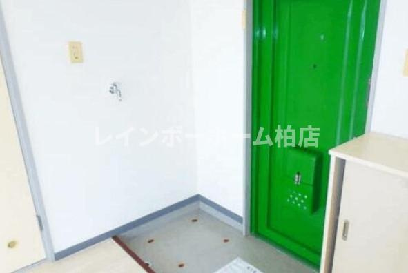 特典：仲介手数料が50％OFFです‼の玄関|収納もある玄関です