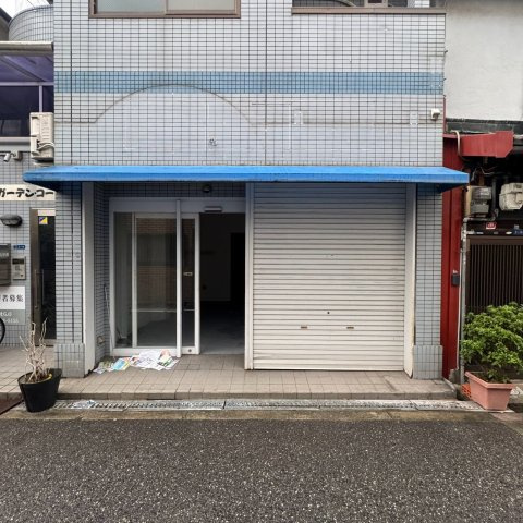 ガーデン・コートのエントランス