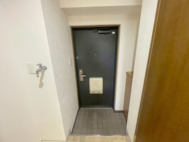 ローズコーポ新大阪9の玄関