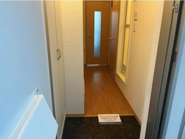 レオパレスSeaSide須磨の玄関