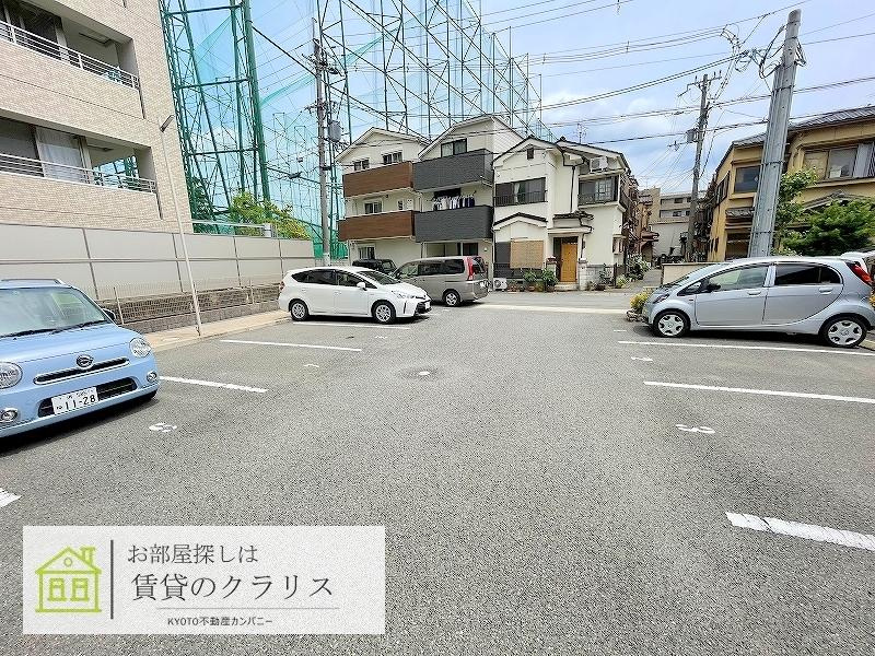 ラカーザ・ドルチェの駐車場
