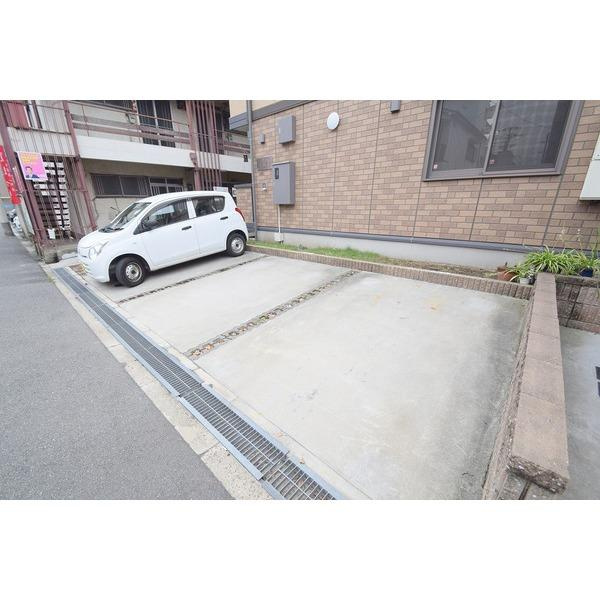 アークの駐車場