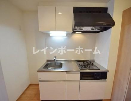 REGALEST 谷塚のキッチン|コンパクトなキッチンで掃除もラクラク