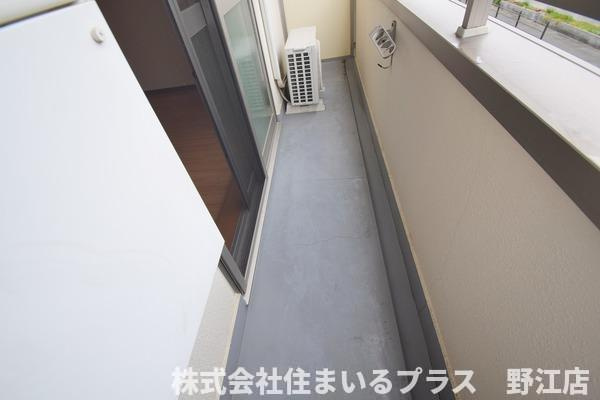 メイト鶴見のバルコニー