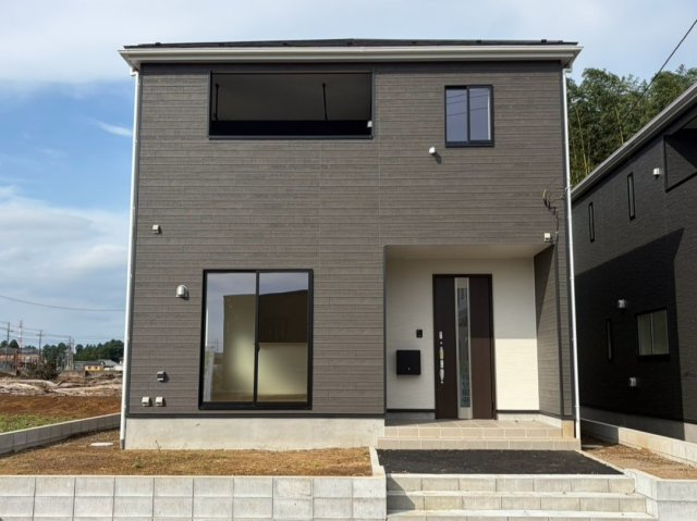 【外観】 | 八街市榎戸1号棟 | ご見学はお気軽に0476-37-3888までお問合せ下さい！