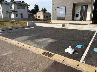 【駐車場】 | 八街市榎戸1号棟 | 即日内覧可能です！お気軽に０４７６－３７－３８８８までお問合せ下さい。