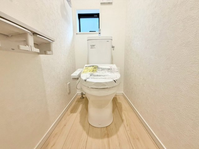 【トイレ】 | 八街市榎戸1号棟 | 即日内覧可能です！お気軽に０４７６－３７－３８８８までお問合せ下さい。