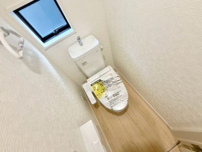 【トイレ】 | 八街市榎戸1号棟 | 即日内覧可能です！お気軽に０４７６－３７－３８８８までお問合せ下さい。