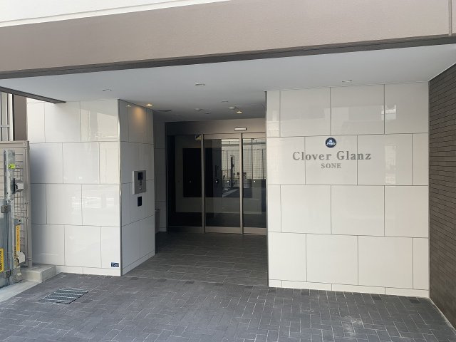 クローバー・グランツ曽根のエントランス