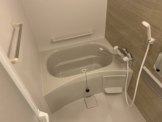 クローバー・グランツ曽根の浴室