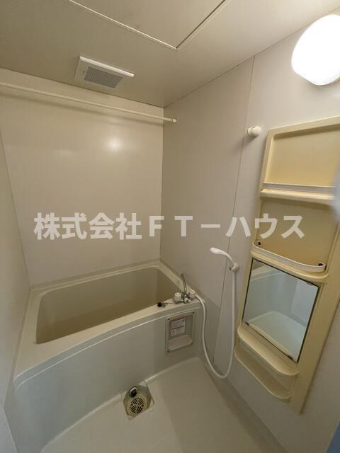 レジデンス中村の浴室