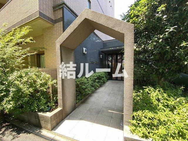 北区西が丘３丁目の賃貸マンションのエントランス