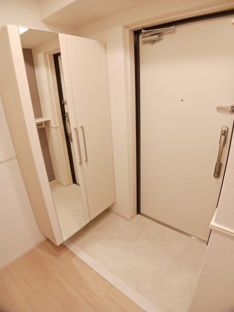 フェリーチェ 壱番館の玄関