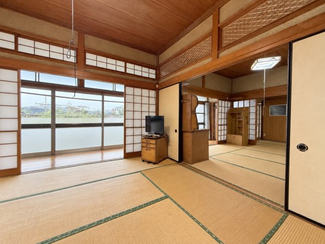 日本庭園と蔵のある平屋×県道横1000坪超えの敷地の和室