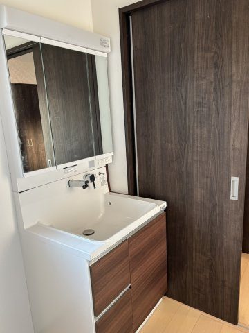 朝倉市　築浅中古一戸建ての独立洗面台