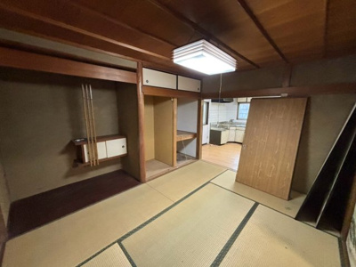 【和室】 | 山直中町　中古戸建 | 趣のある床の間付きの和室です♪押入もあるため、来客用に使うもよし、寝室に使うもよし！万能な和室です♪