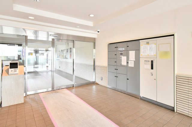 エクセル大宮東3番館の設備|24時間受け取れる嬉しい宅配ボックス■お客様との会話を大切にし、一人ひとりにあった資金計画やプランをご提案致します。心配な事、疑問に思う事など、遠慮せずに何でもお話下さい。