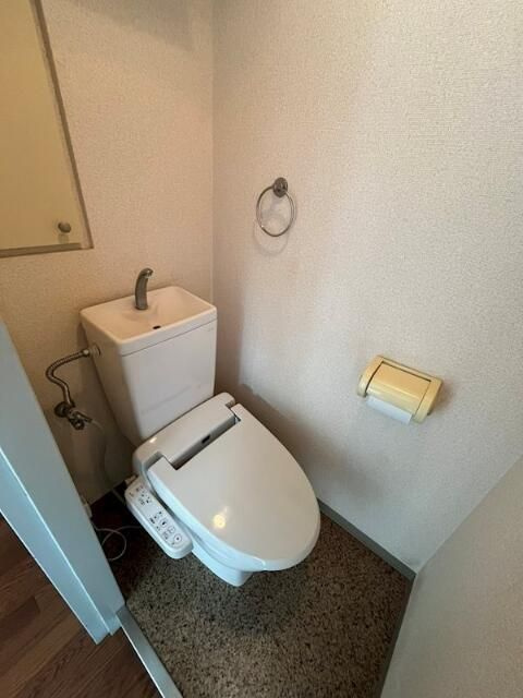 ワンライノアパートメントハウスのトイレ