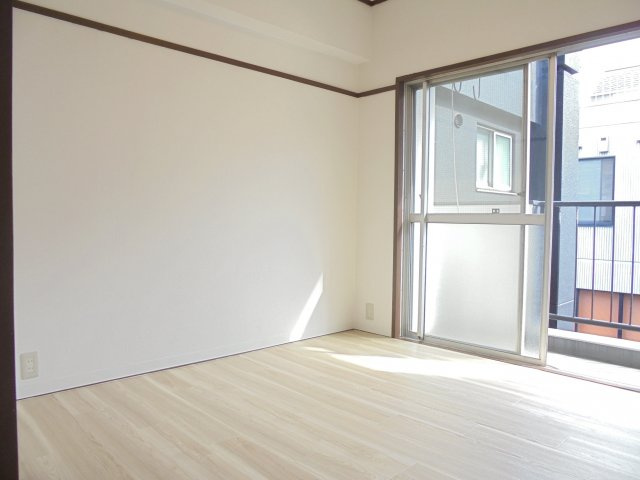オリス本八幡の居間・リビング