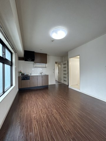 名古屋市天白区植田南３丁目の賃貸マンションの居間・リビング
