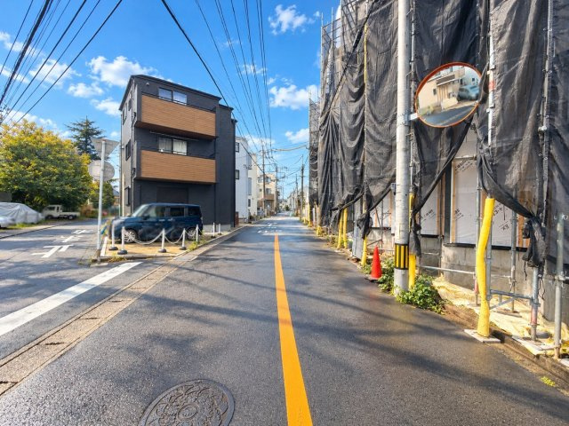 【前面道路含む現地写真】 | 和光市下新倉3丁目　新築分譲住宅　全5棟（成増店） | お気軽にお問合せ下さいませ。